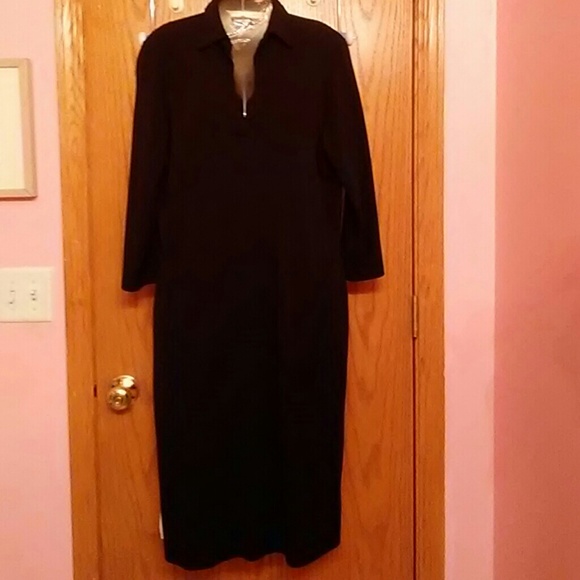 Black Dress - Picture 3 of 6